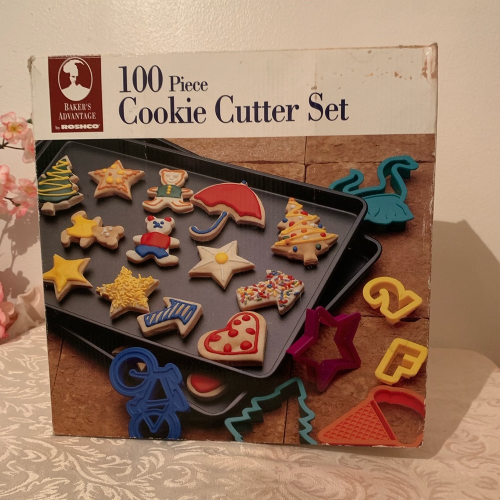 100 piece cookie cutter set New